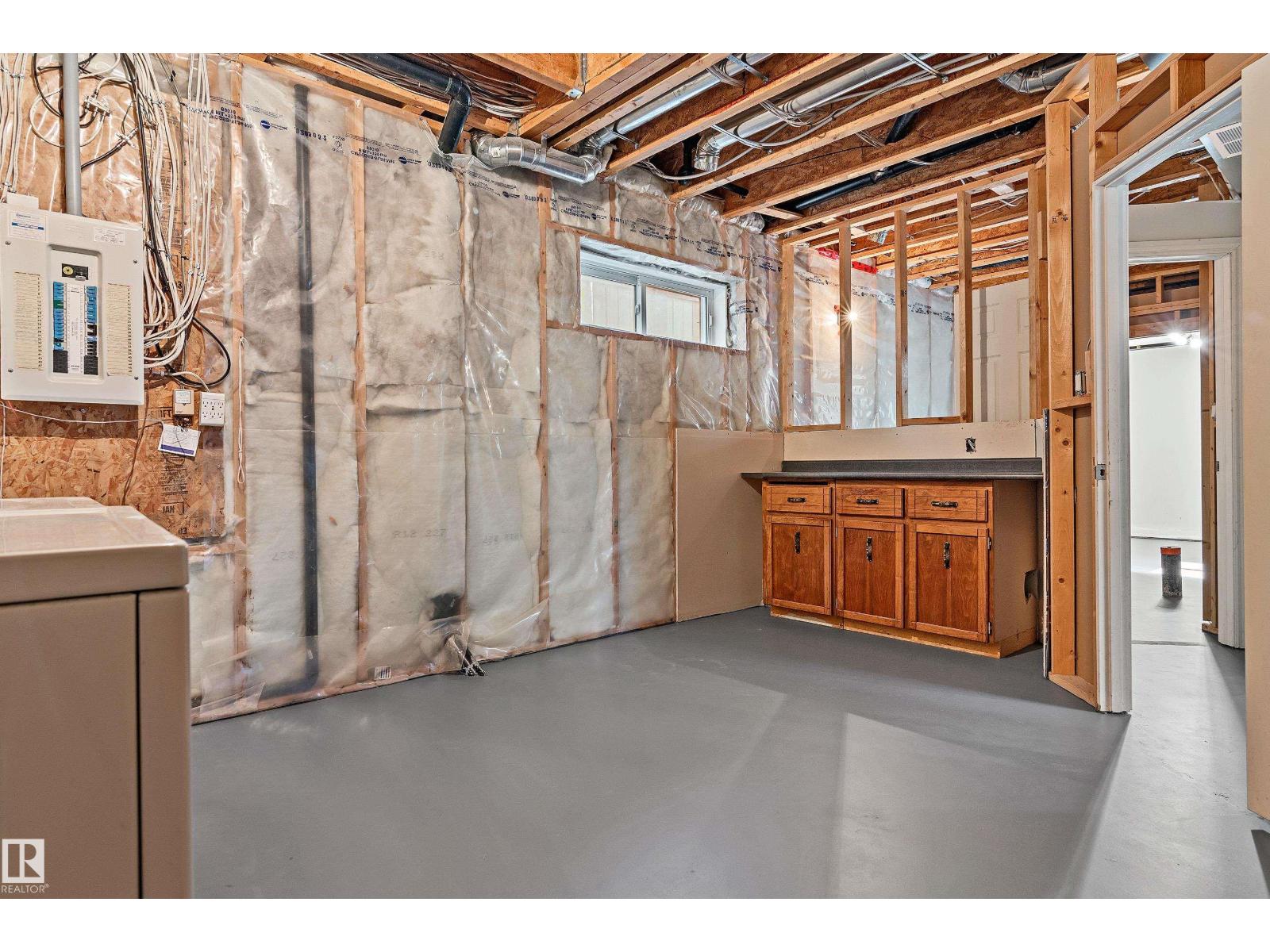 15216 49 ST NW - 55