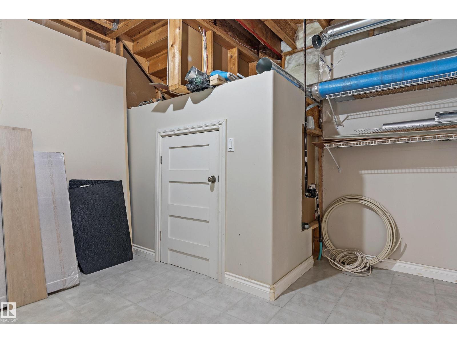 15216 49 ST NW - 56