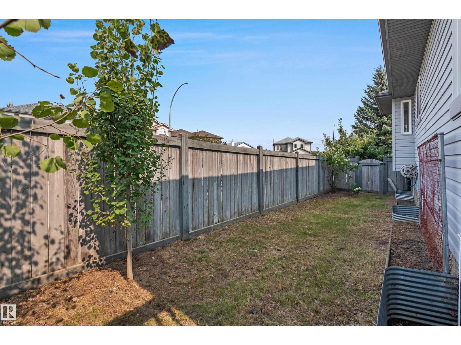 15216 49 ST NW - 61
