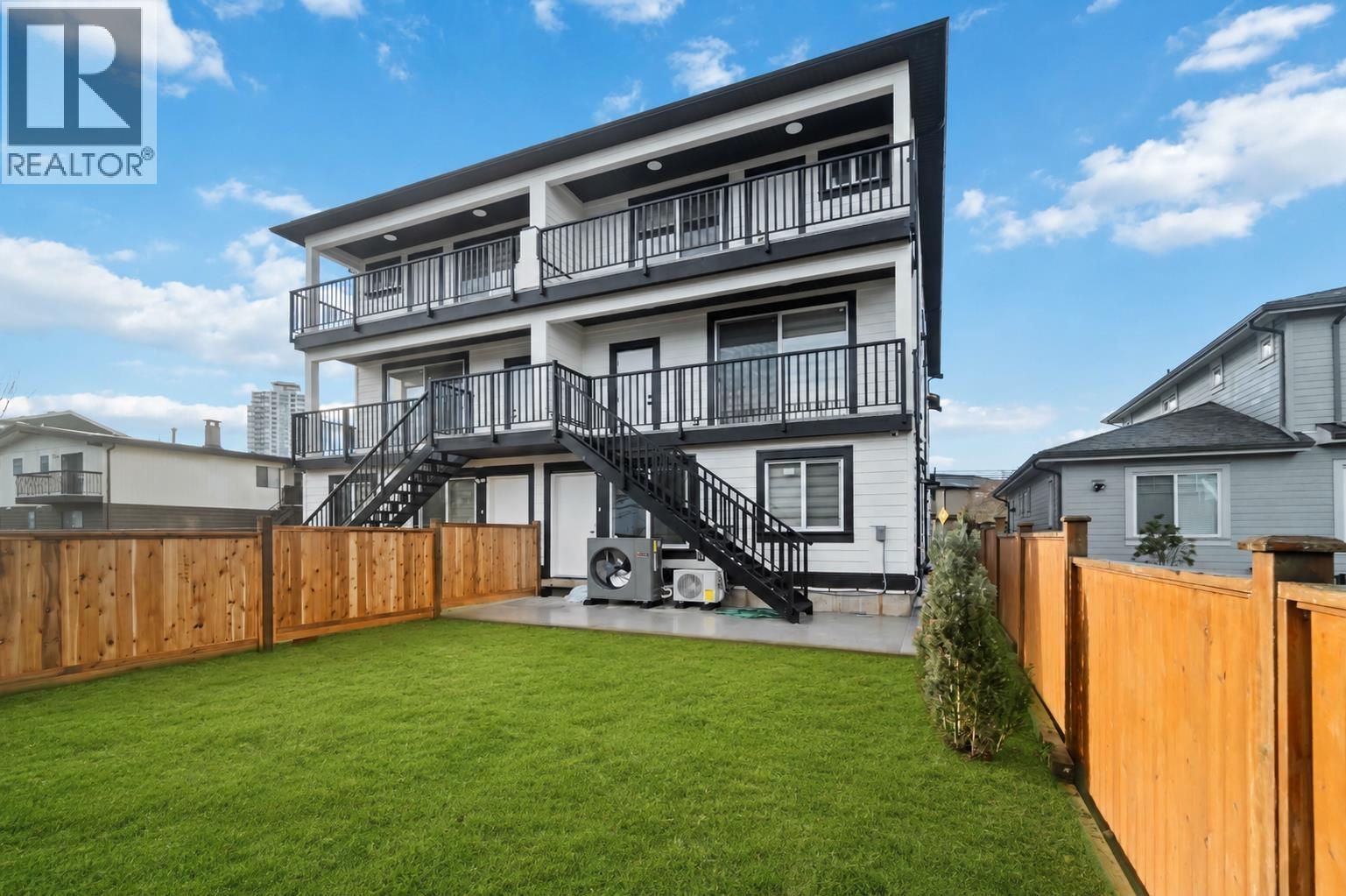 1 6666 WALKER AVENUE, Burnaby