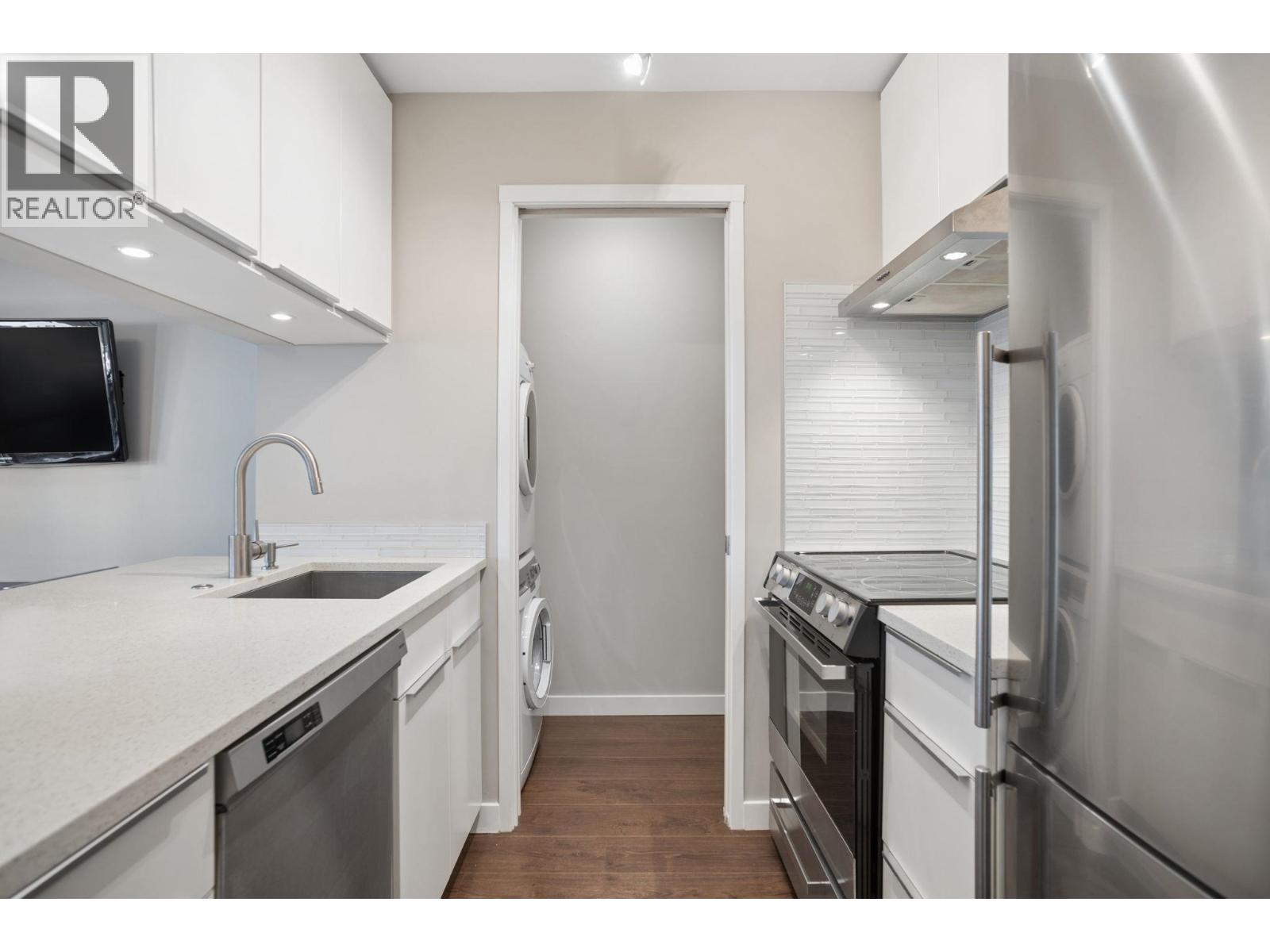 202 555 W 14TH AVENUE, Vancouver