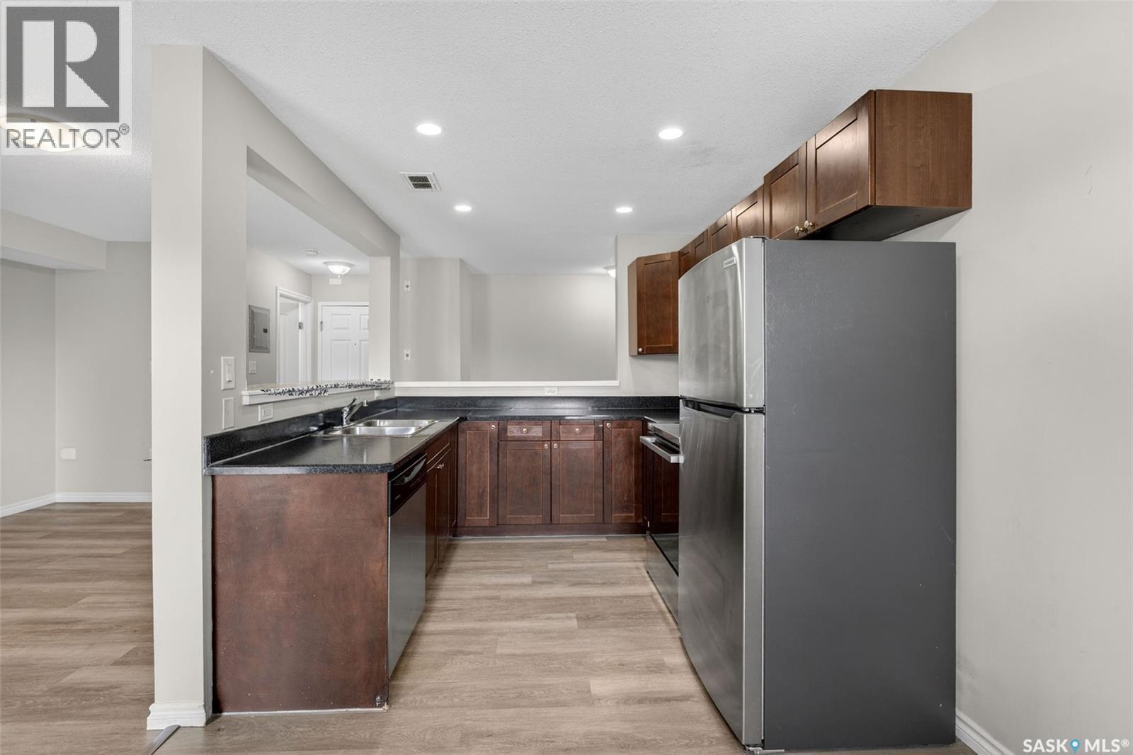 #109 515 28th STREET E - 13