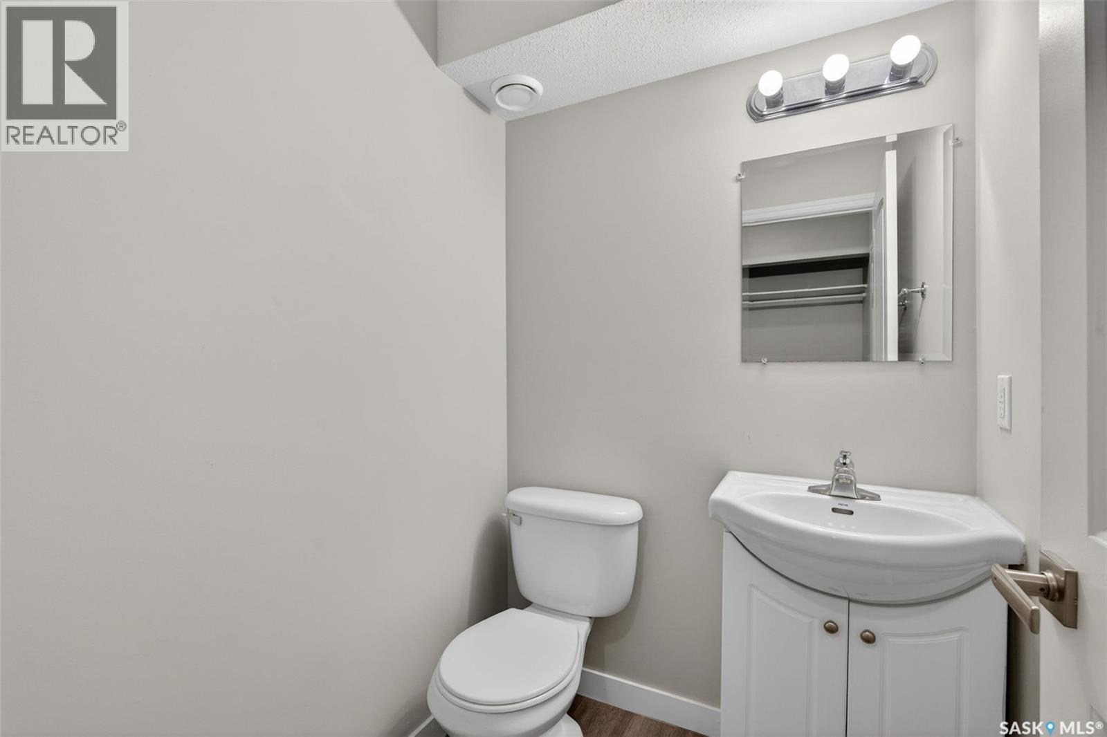 #109 515 28th STREET E - 15