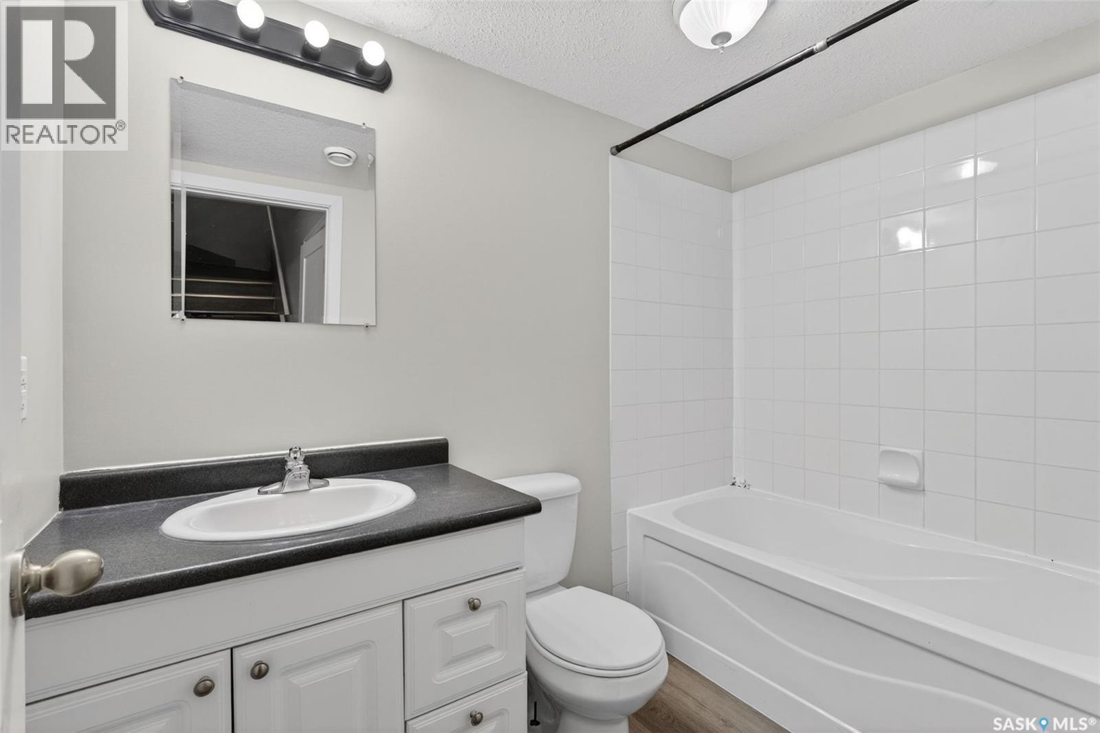 #109 515 28th STREET E - 18