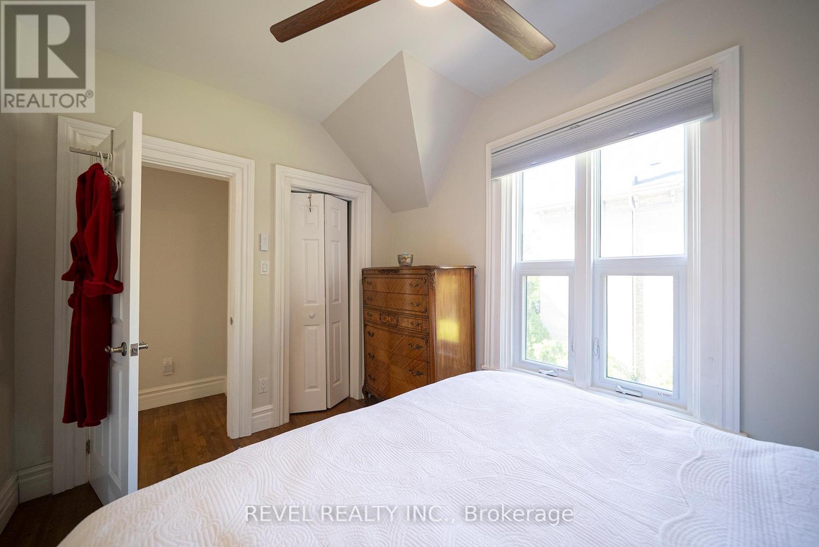 3-bedroom home for sale at 11 CHESTNUT AVENUE, Brantford ON · photo 36 of 51