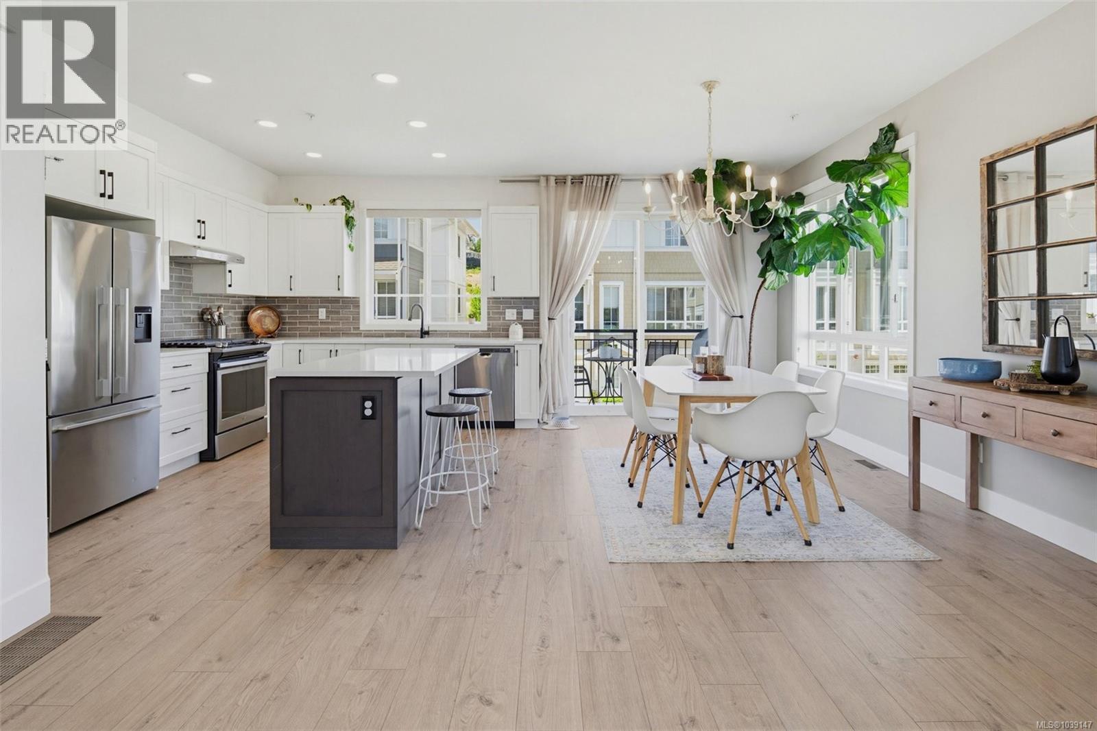 25 370 Latoria Blvd, Colwood