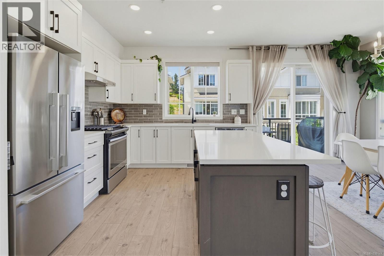 25 370 Latoria Blvd, Colwood