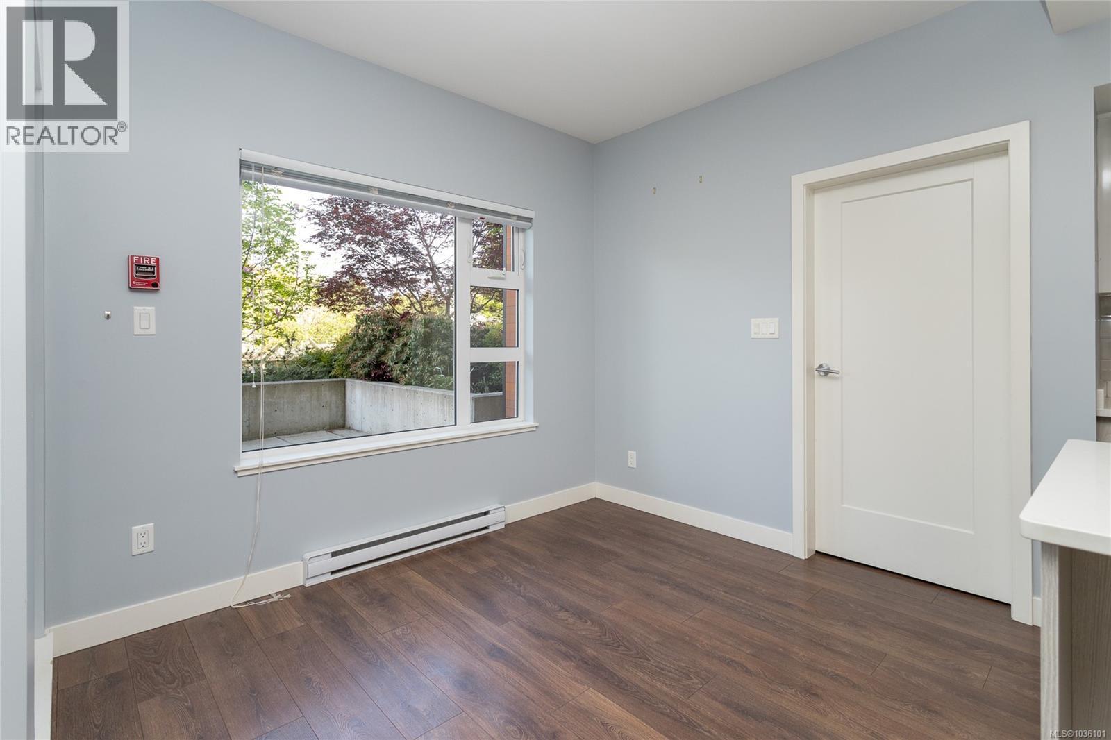 102 3333 Glasgow Avenue, Saanich