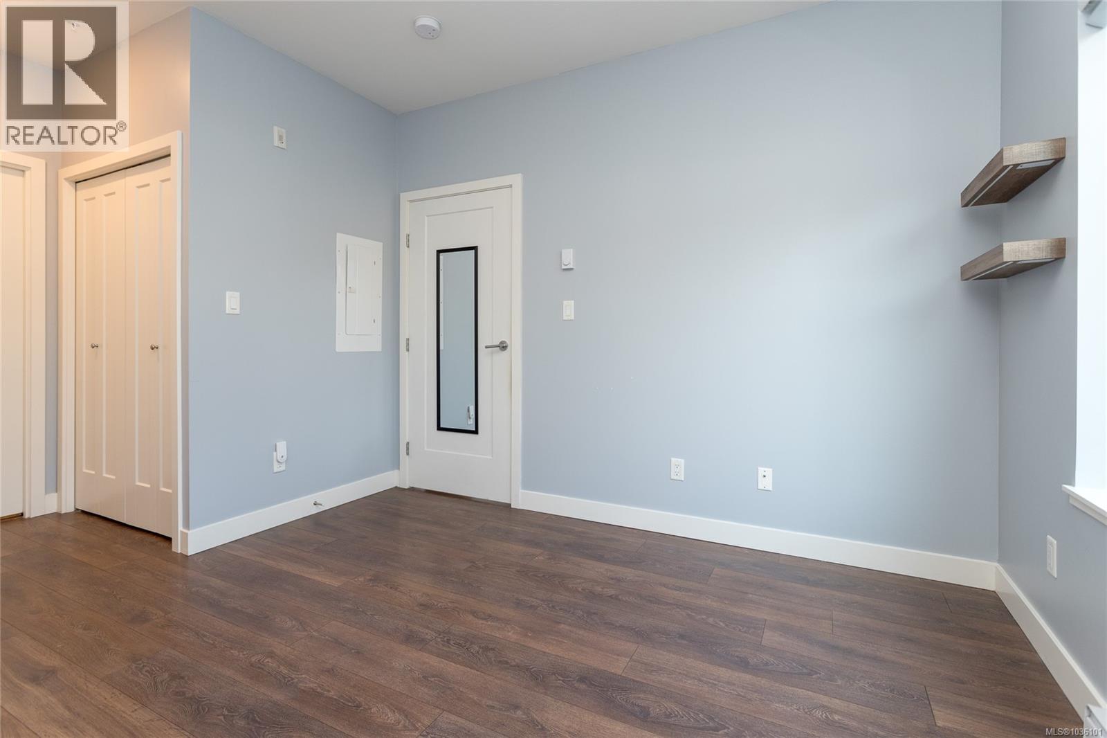 102 3333 Glasgow Avenue, Saanich
