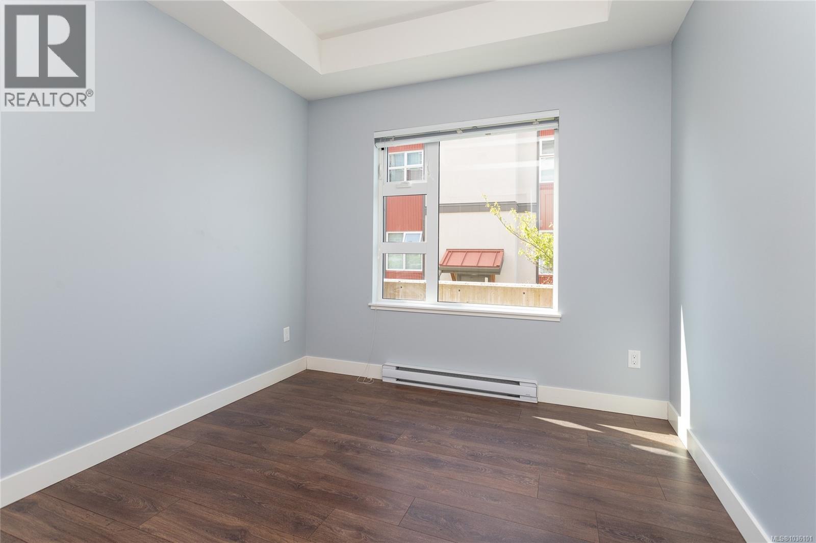 102 3333 Glasgow Avenue, Saanich