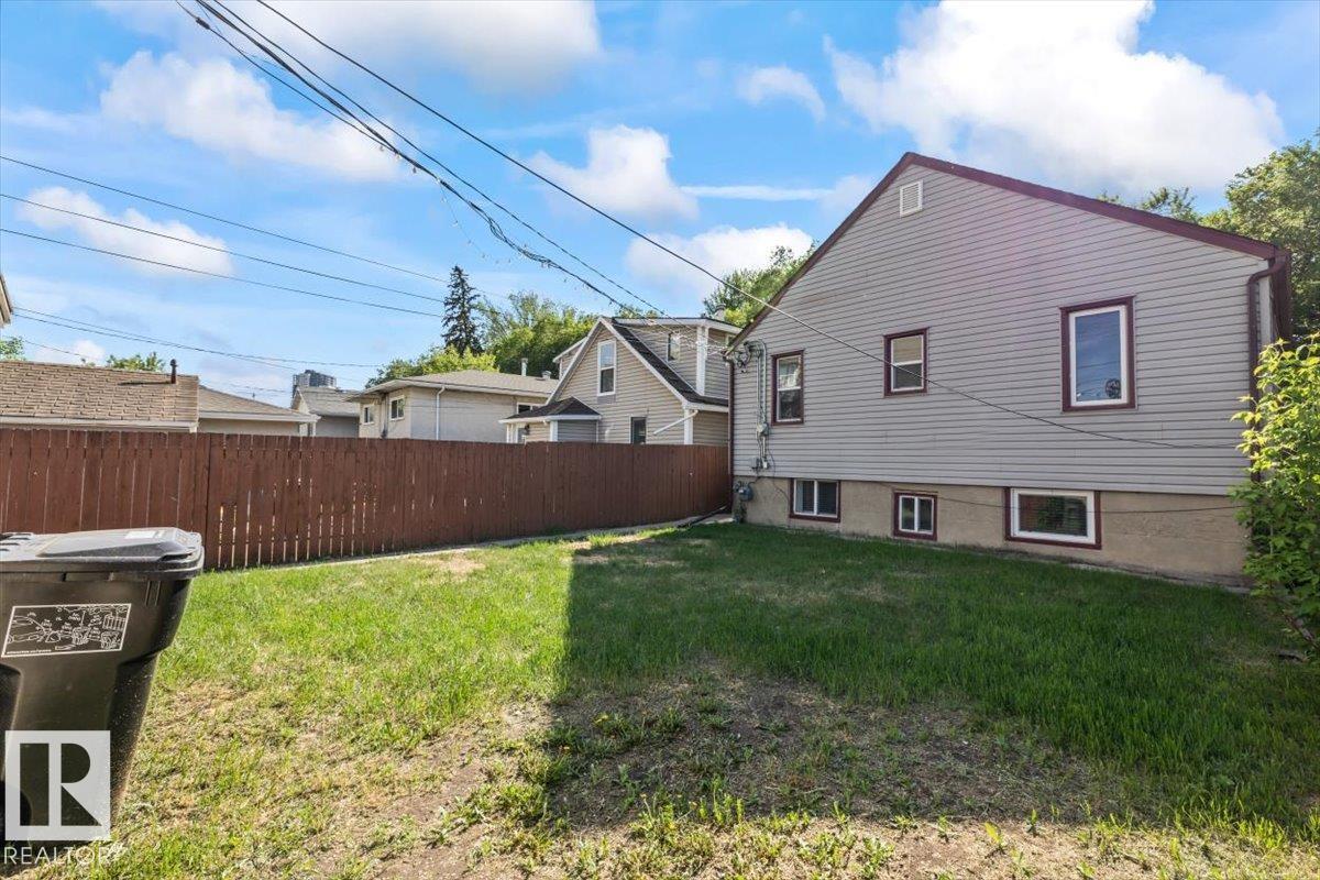 11241 84 ST NW - 33