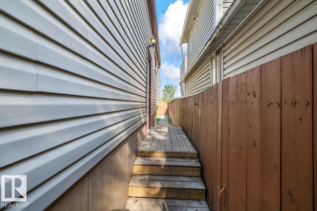 11241 84 ST NW - 35
