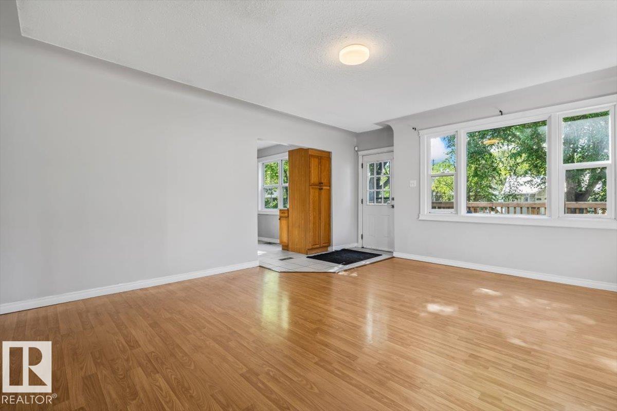 11241 84 ST NW - 6