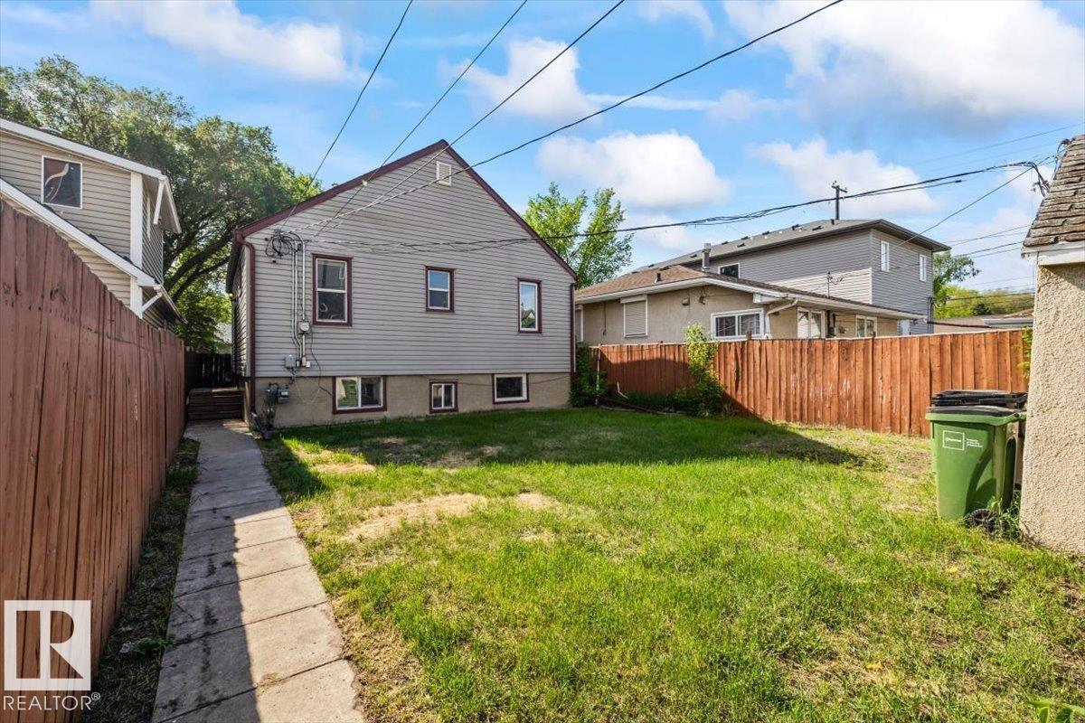 11241 84 ST NW - 32