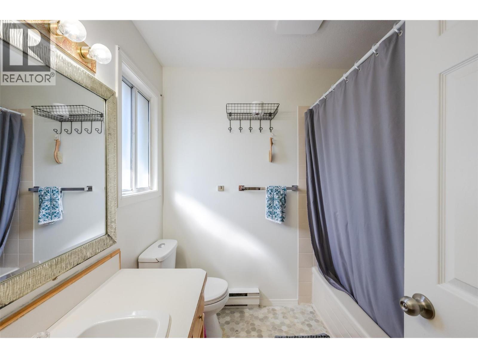 #106 1006 King Street - 28