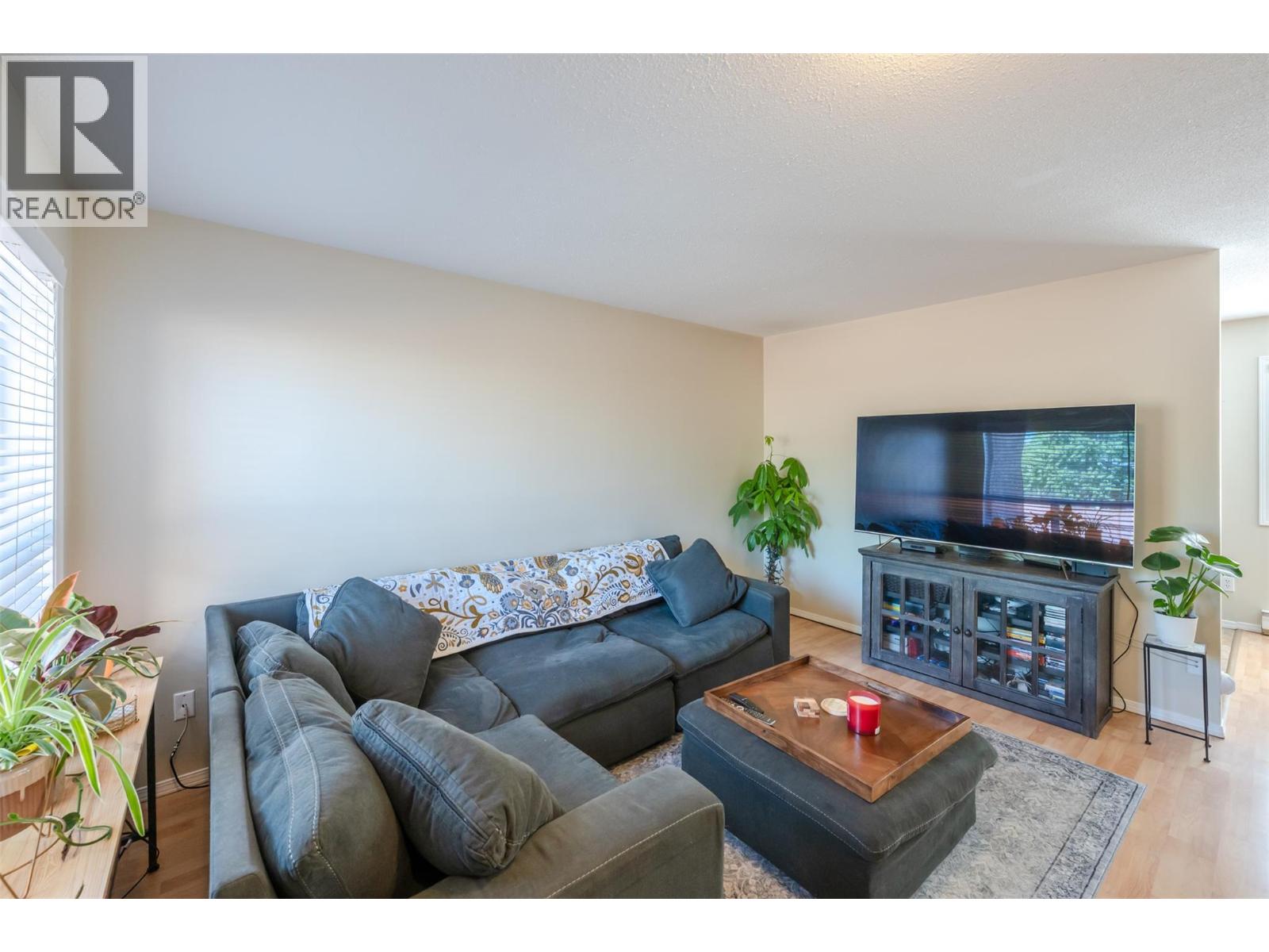 #106 1006 King Street - 8