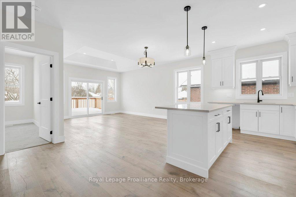 10 DUNMOR STREET - 10