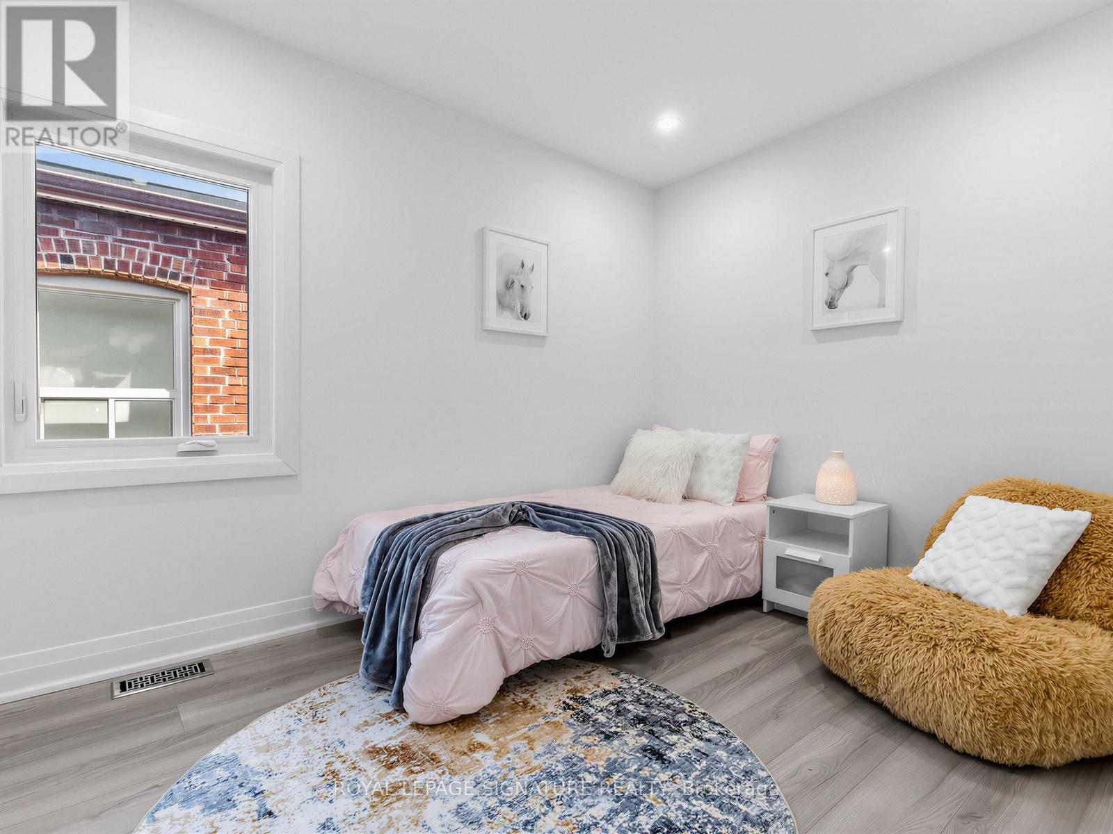 28 DURANT AVENUE - 19