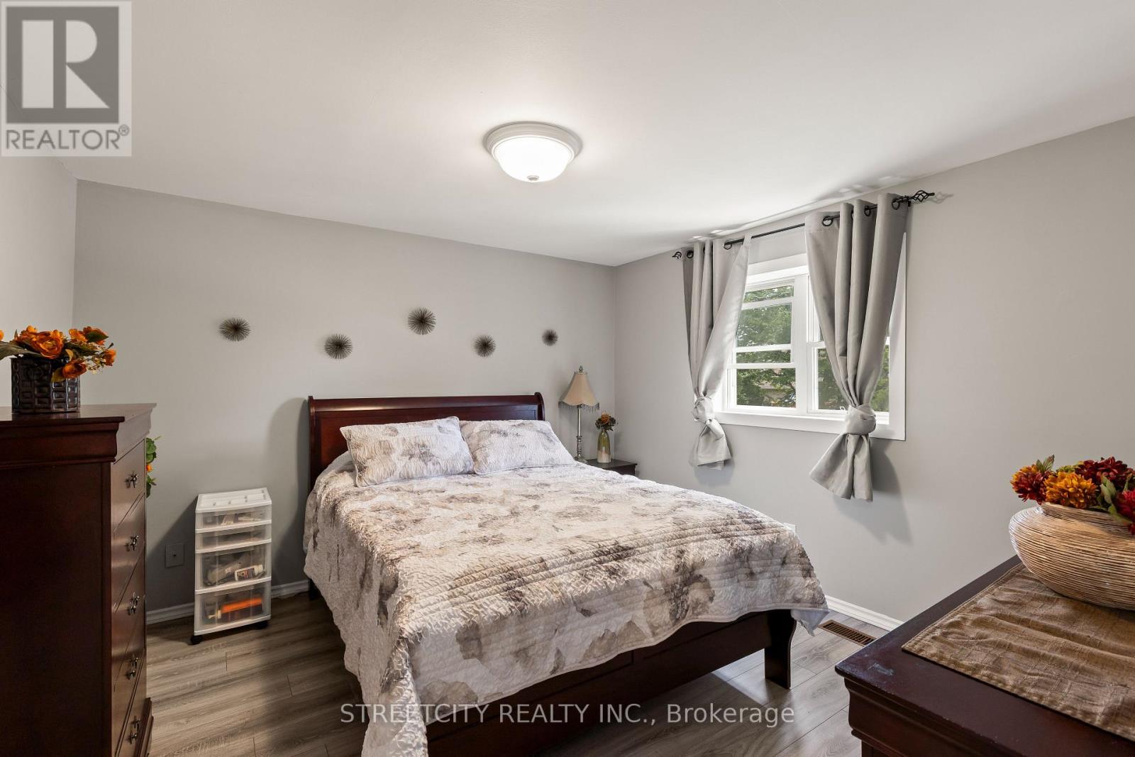 22 VINCENT STREET - 16
