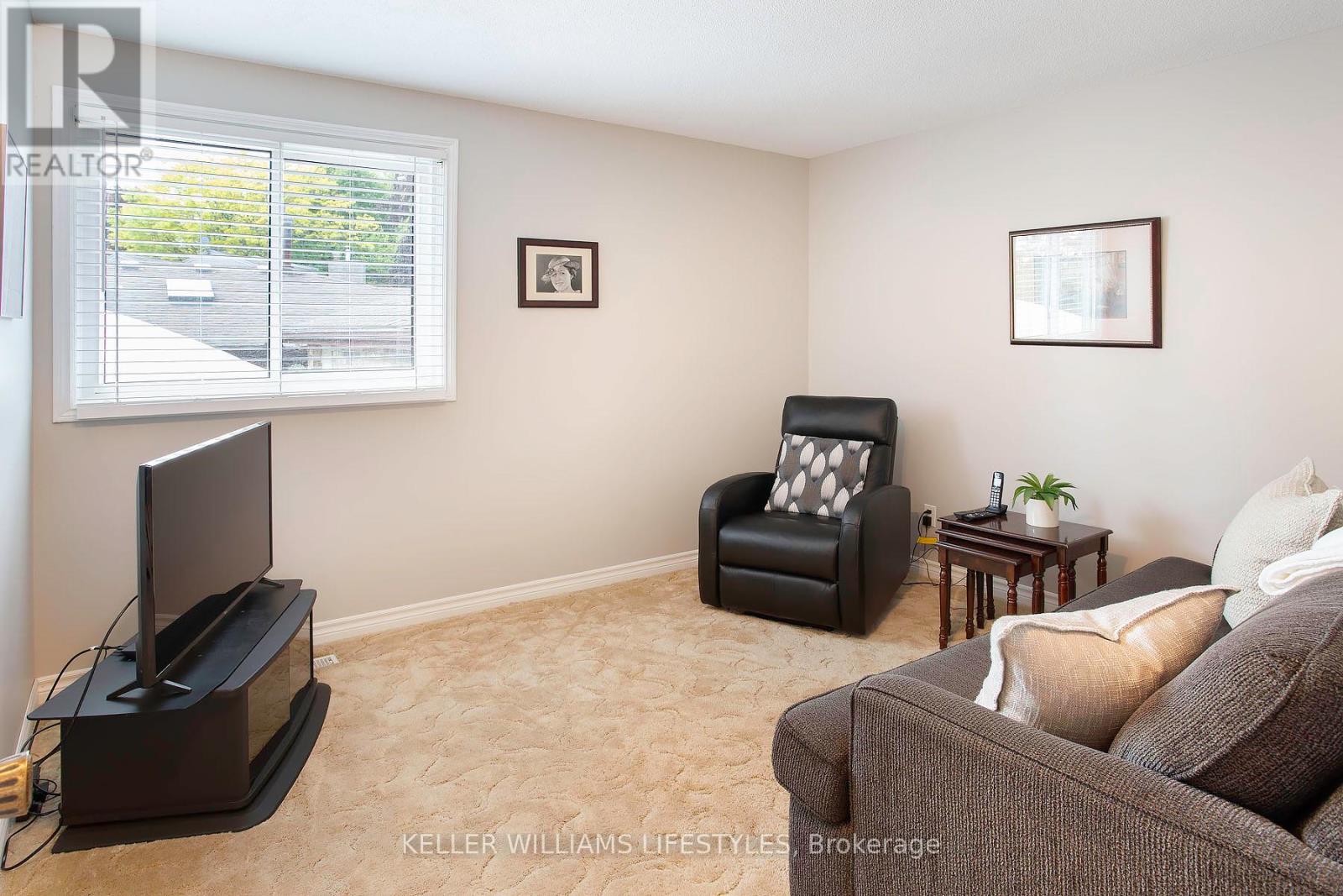 128 CLARENDON CRESCENT - 14