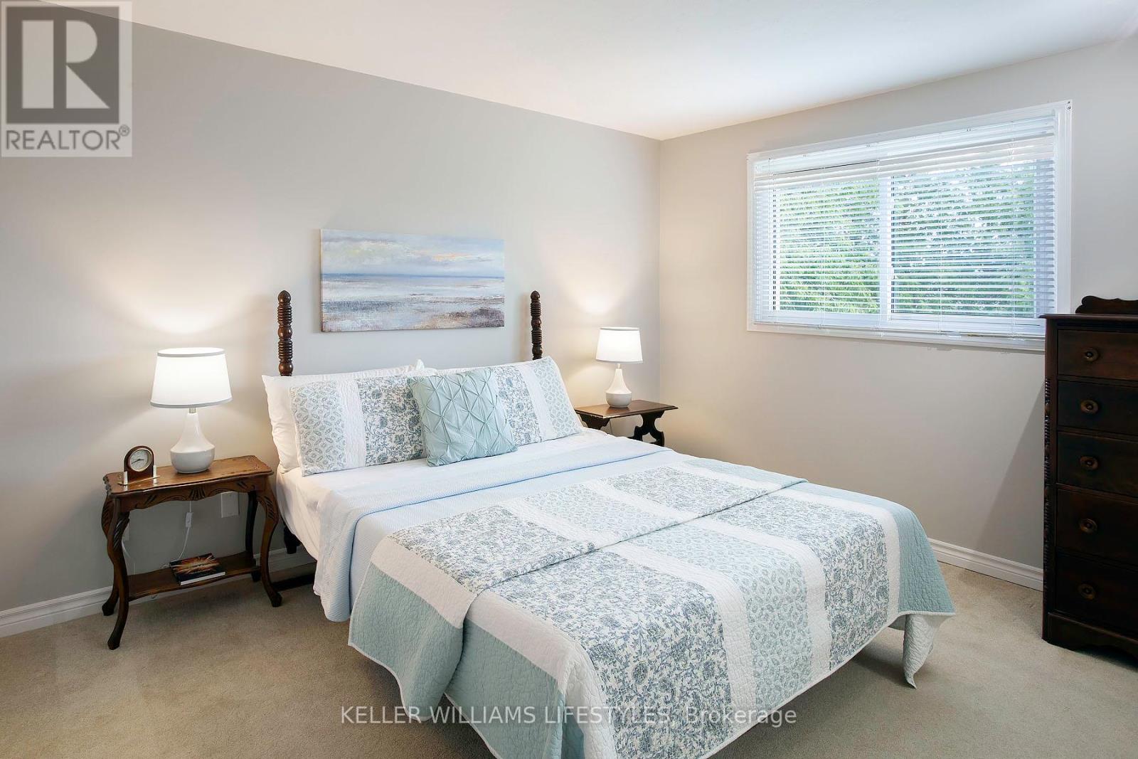 128 CLARENDON CRESCENT - 16