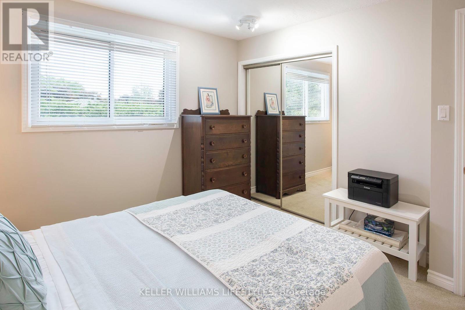 128 CLARENDON CRESCENT - 17