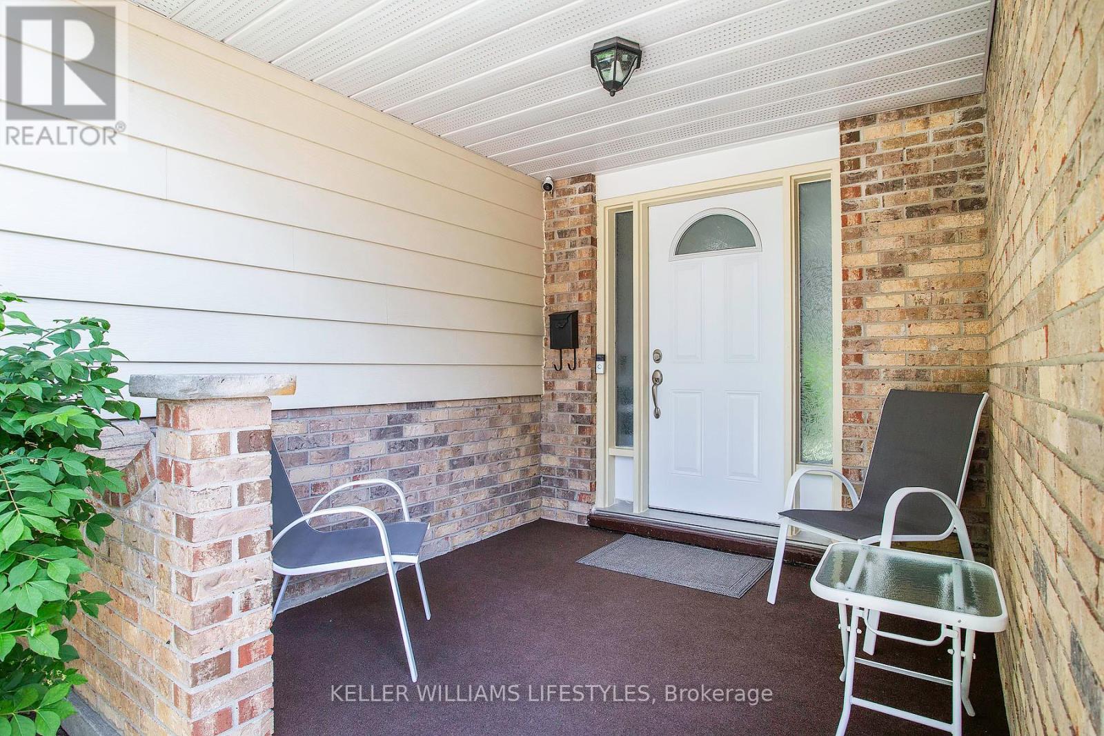 128 CLARENDON CRESCENT - Image 3