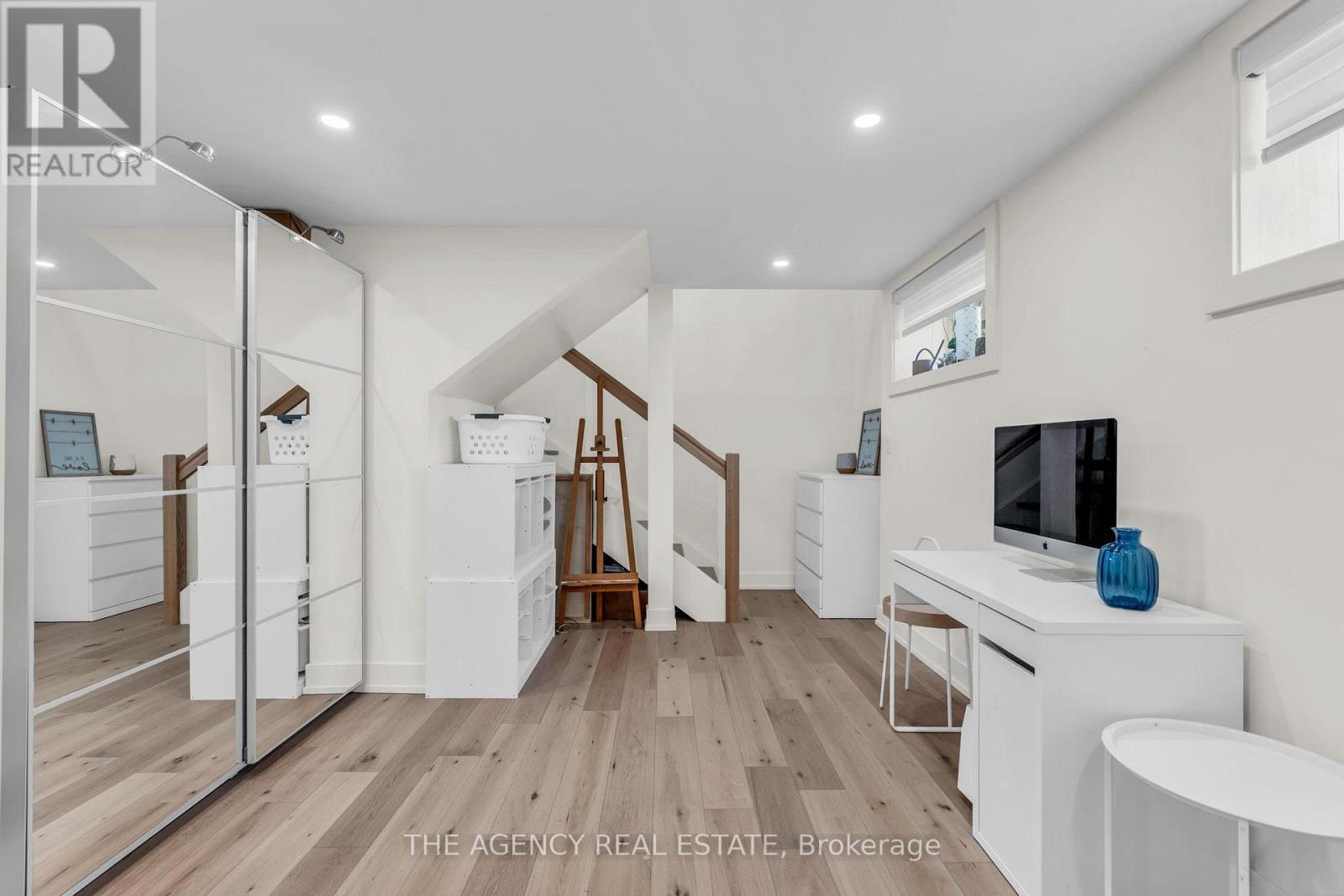 32 HUNT VILLAGE CRESCENT - 23