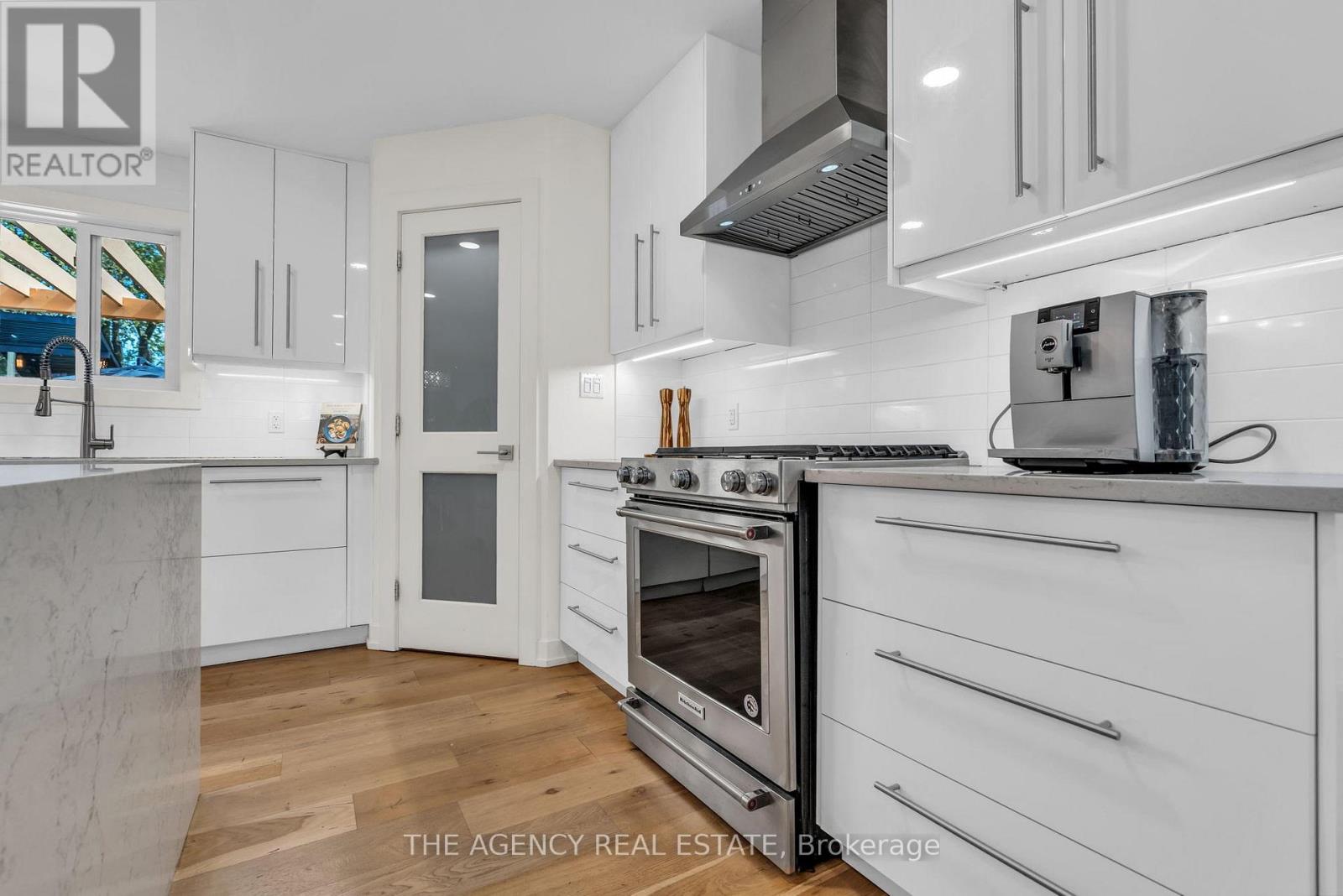 32 HUNT VILLAGE CRESCENT - 27