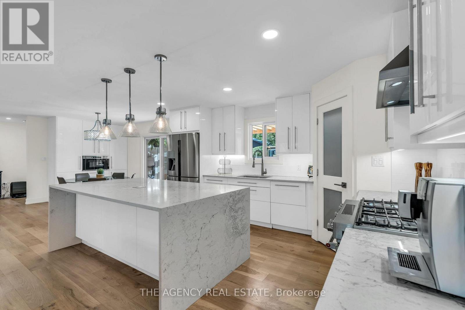 32 HUNT VILLAGE CRESCENT - 28