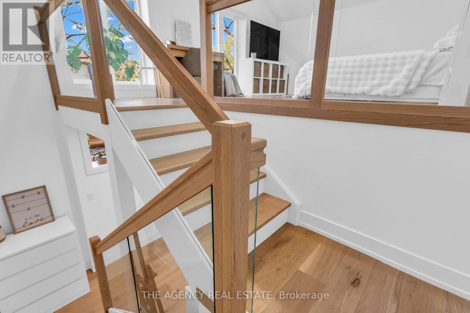 32 HUNT VILLAGE CRESCENT - 8