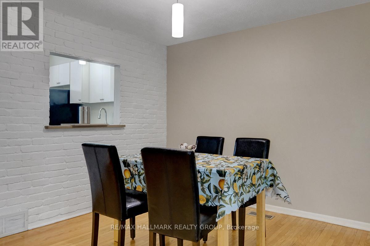 10 GREENBANK ROAD - 13