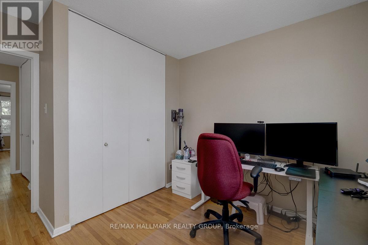 10 GREENBANK ROAD - 32