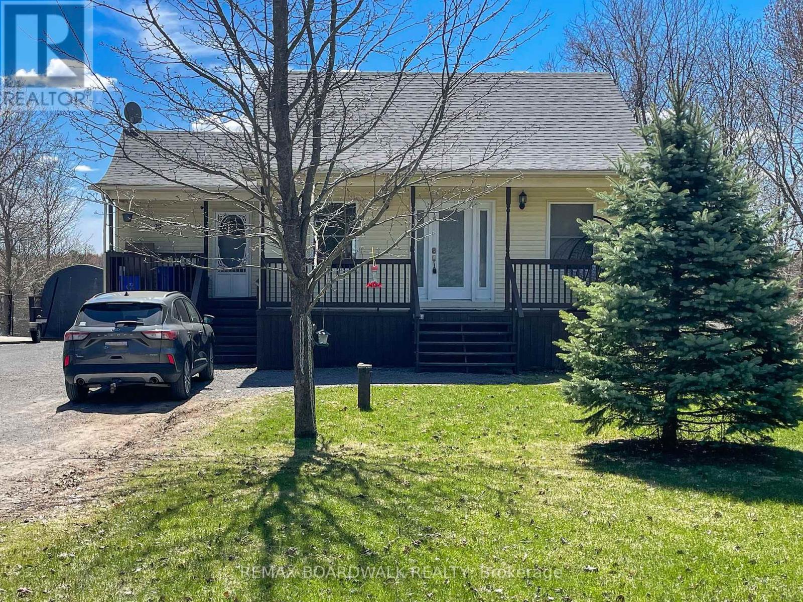 28 JEAN PAUL ROAD S
