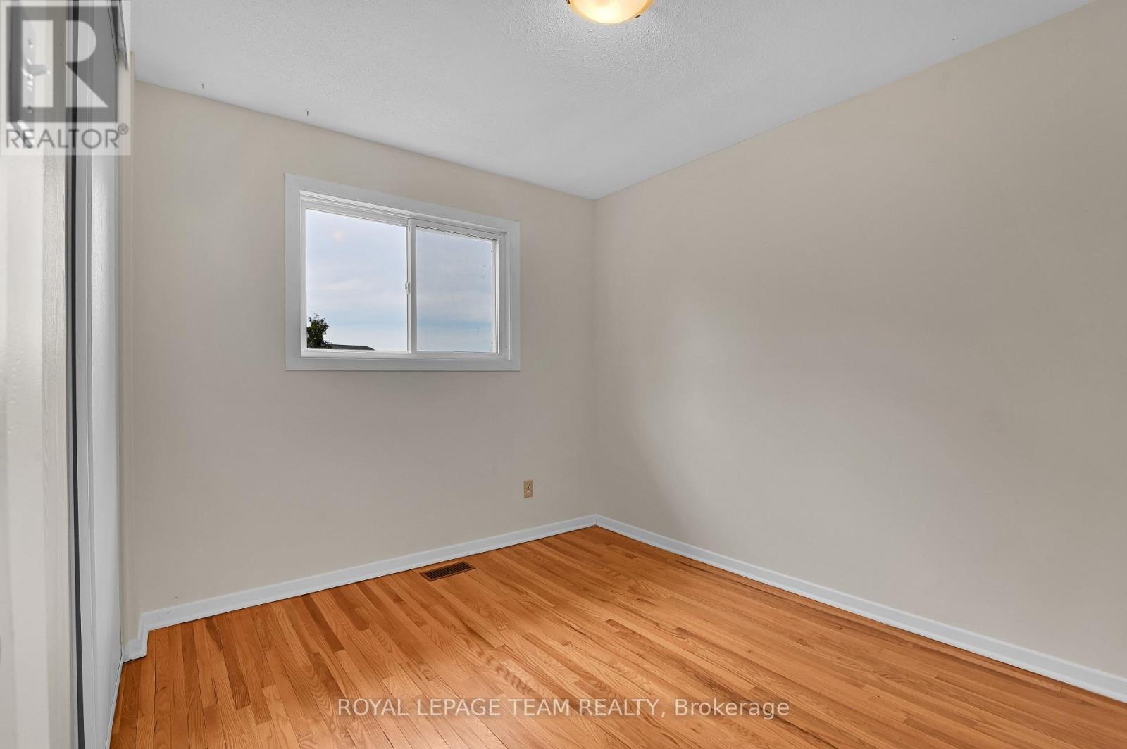 114 CHESTERTON DRIVE - 29