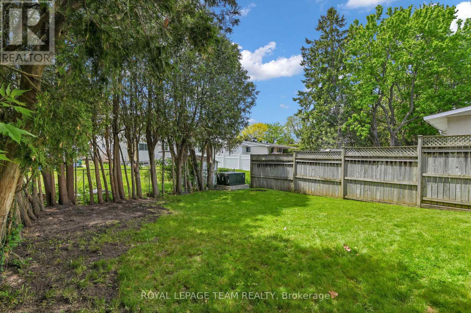 114 CHESTERTON DRIVE - 36