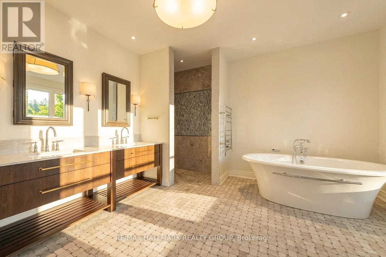 5800 QUEENSCOURT CRESCENT - 26