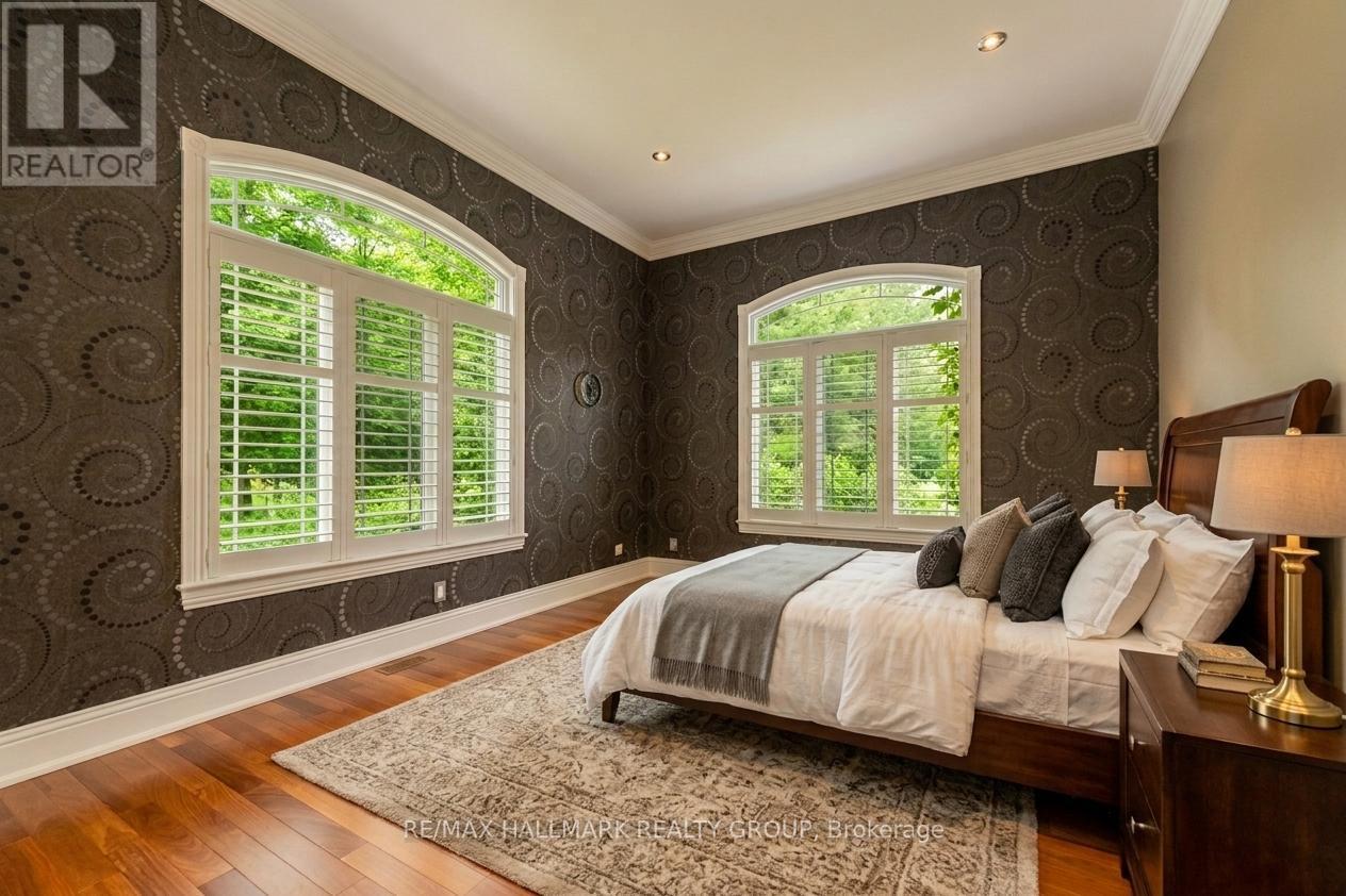 5800 QUEENSCOURT CRESCENT - 28