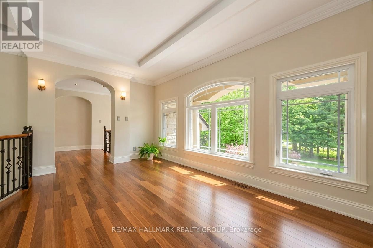 5800 QUEENSCOURT CRESCENT - 31