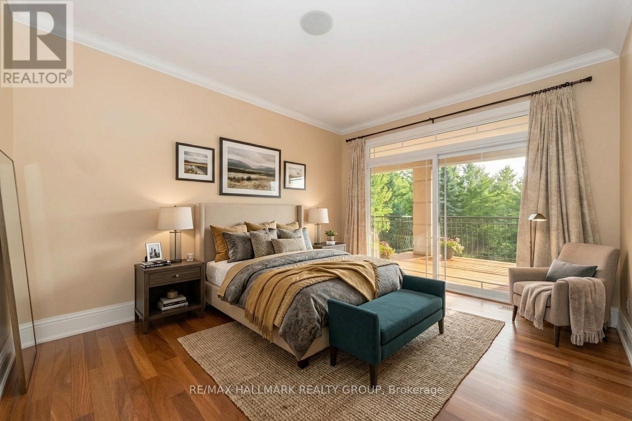 5800 QUEENSCOURT CRESCENT - 32