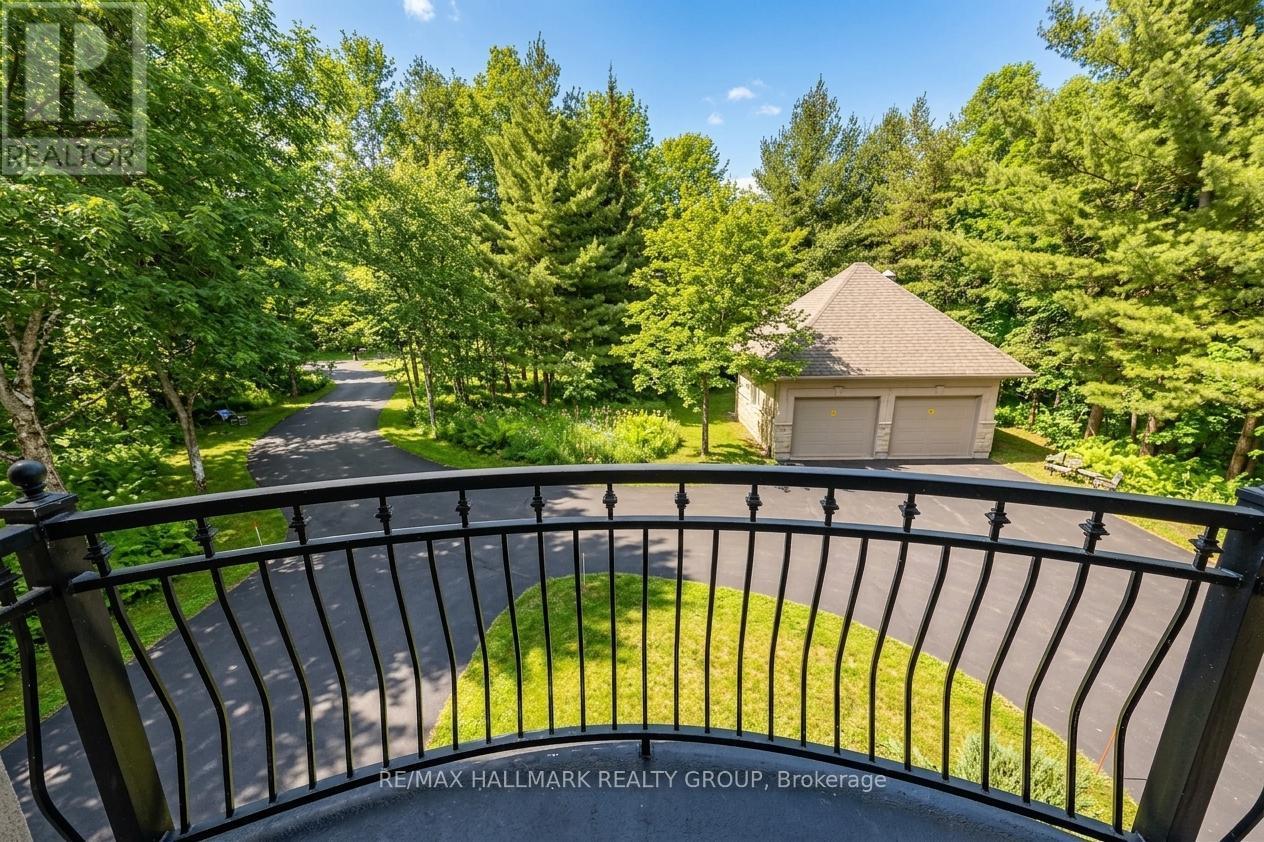 5800 QUEENSCOURT CRESCENT - 37