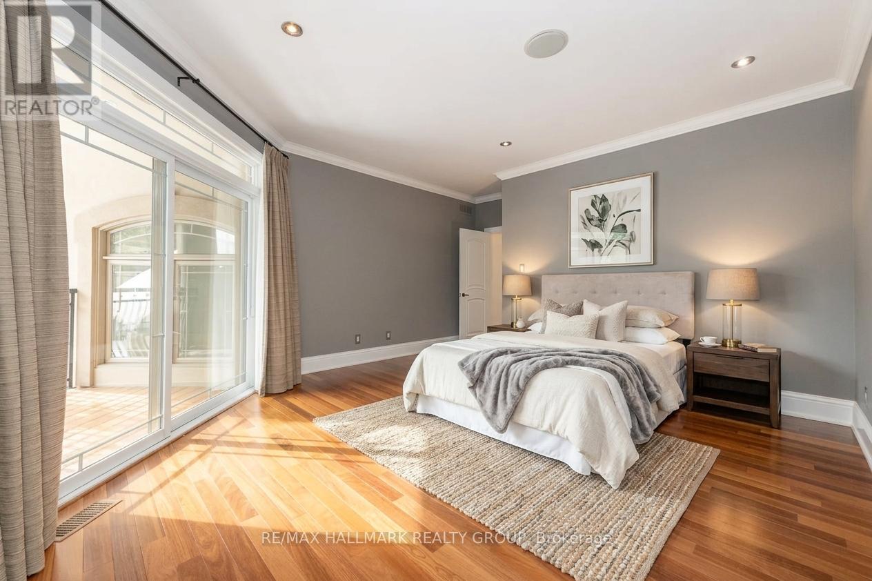 5800 QUEENSCOURT CRESCENT - 38