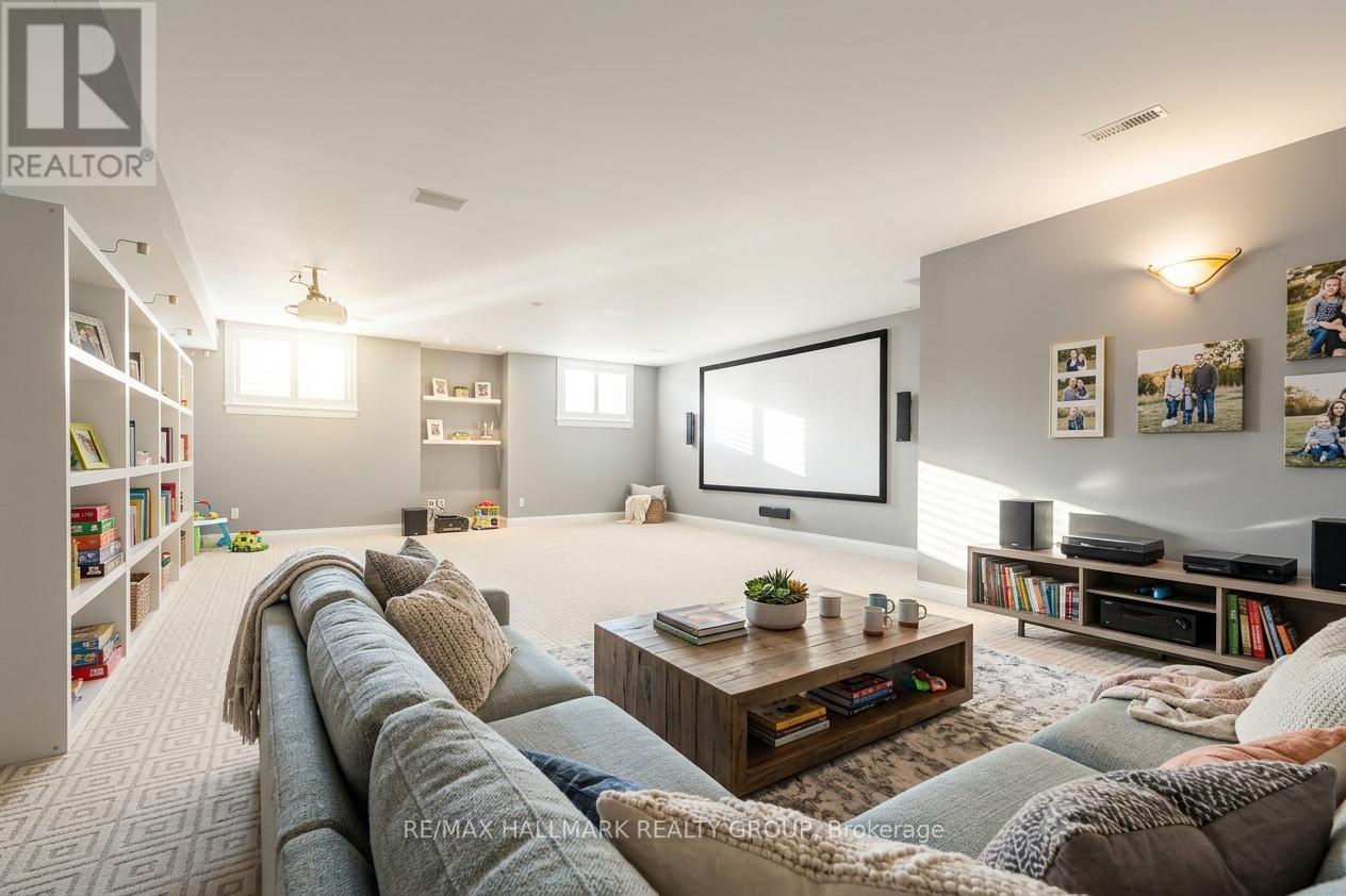 5800 QUEENSCOURT CRESCENT - 43