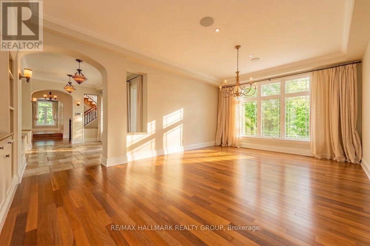 5800 QUEENSCOURT CRESCENT - 9
