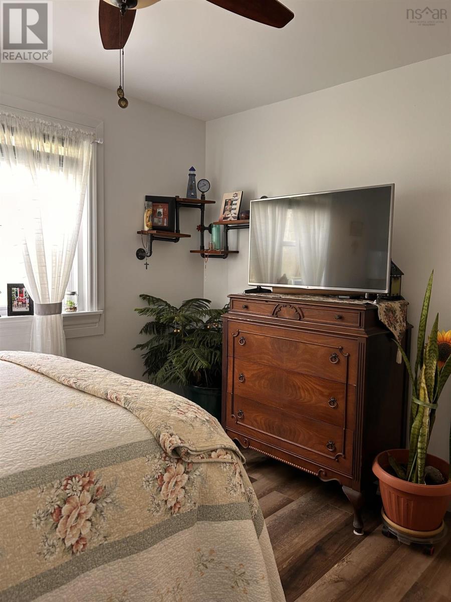 4430 252 Highway - 12