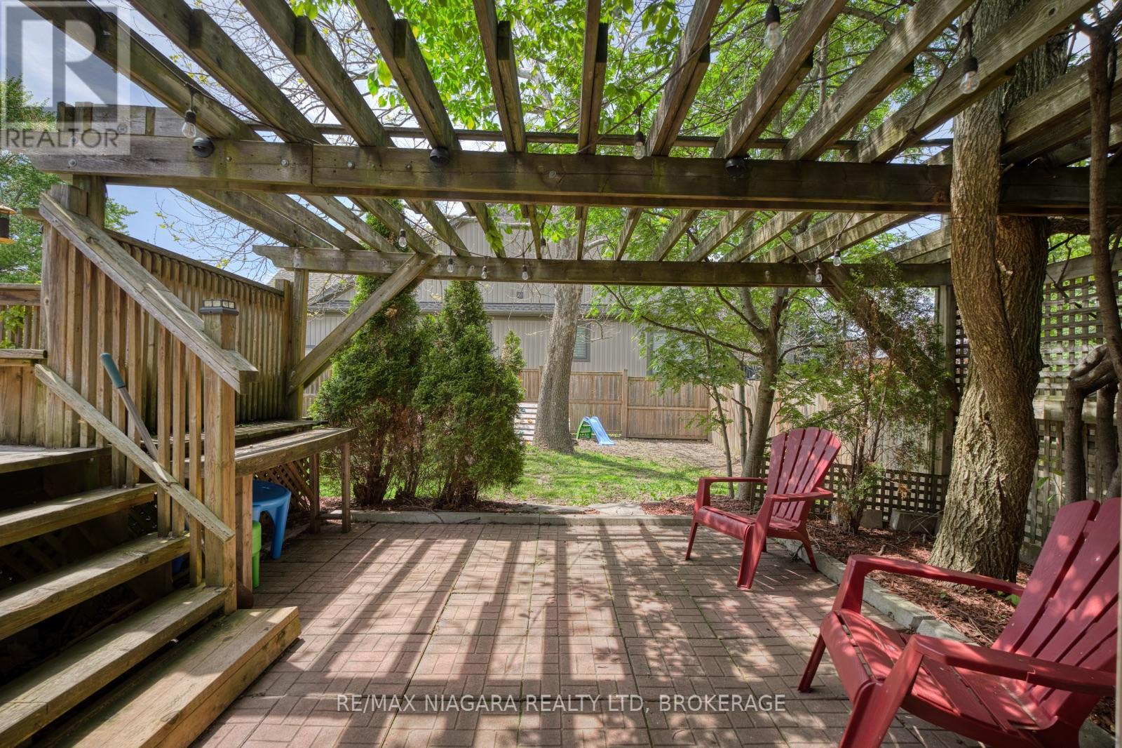 31 CARLTON AVENUE - 12