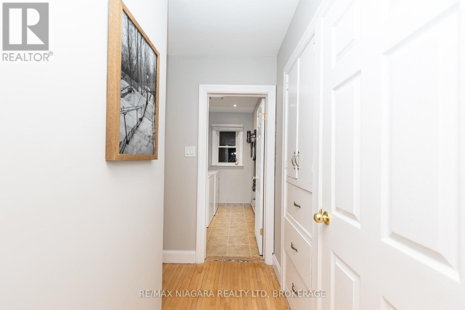 31 CARLTON AVENUE - 32