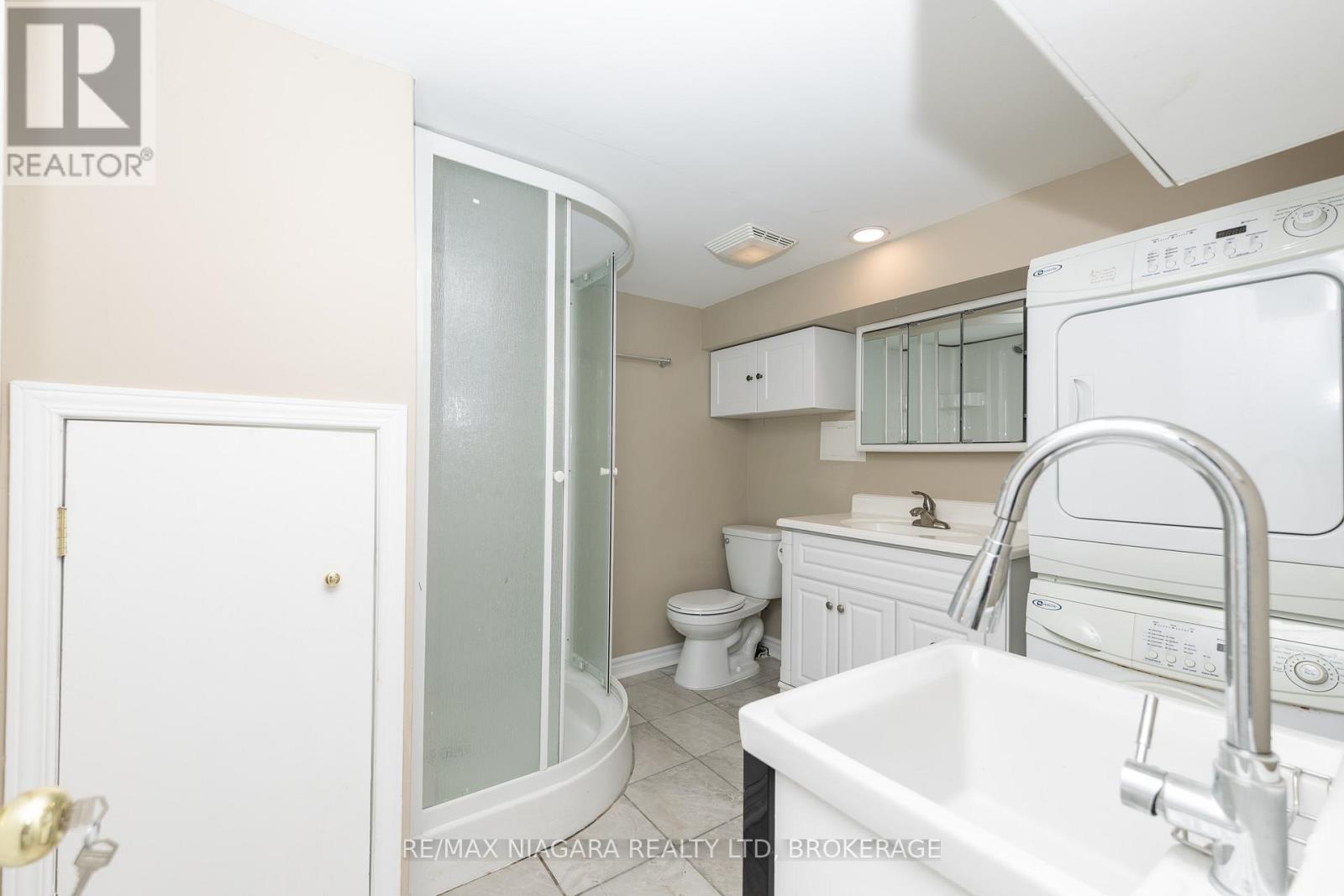 31 CARLTON AVENUE - 44