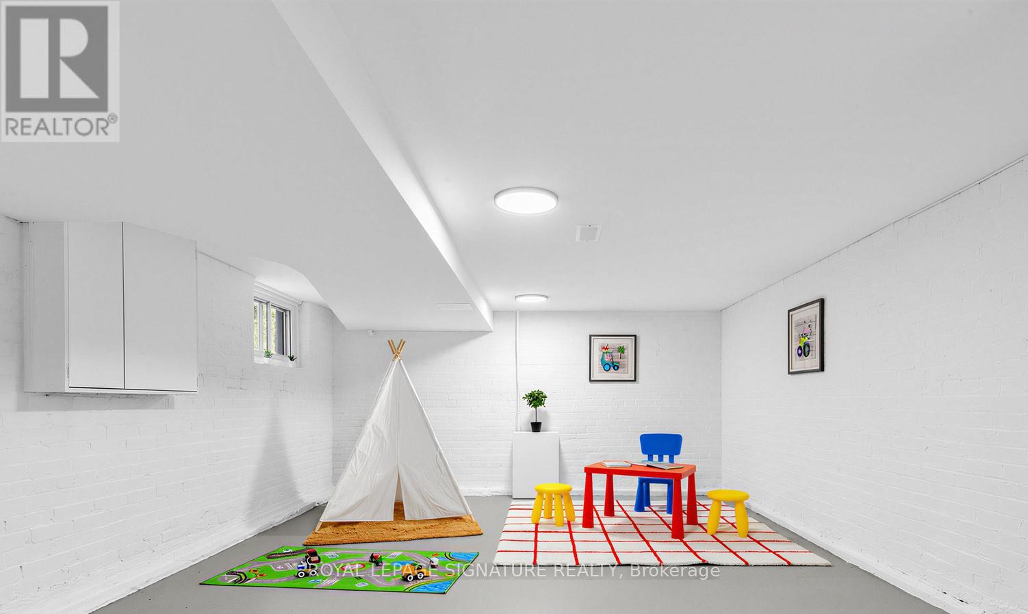 28 DURANT AVENUE - 22