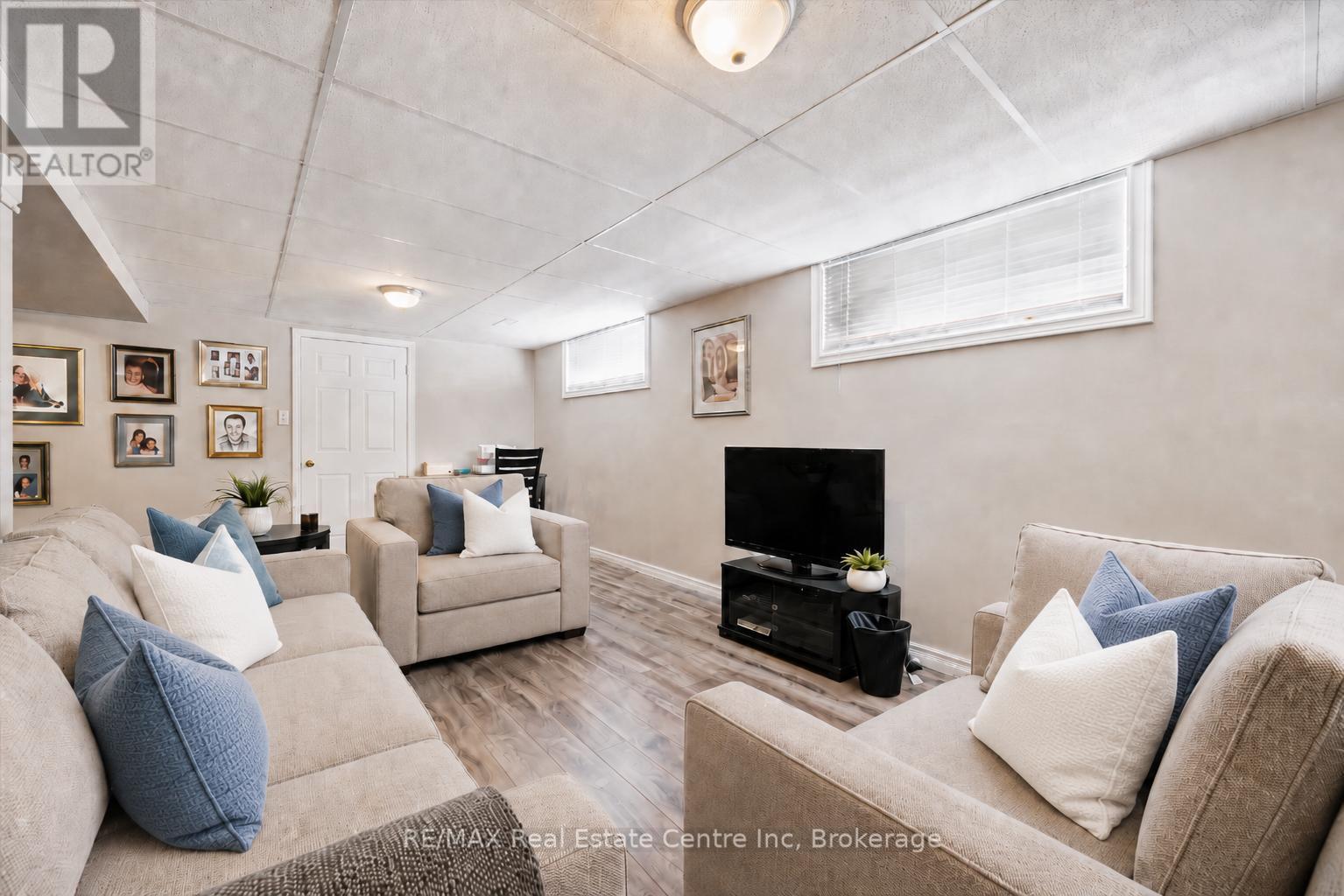 24 PINE RIDGE DRIVE - 18